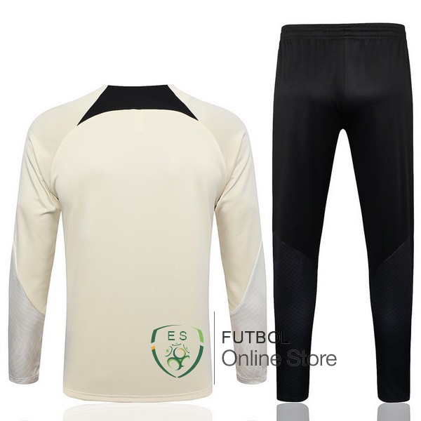 Conjunto Completo Sudadera Jugadores Entrenamiento Paris Saint Germain Amarillo Negro 2023/2024
